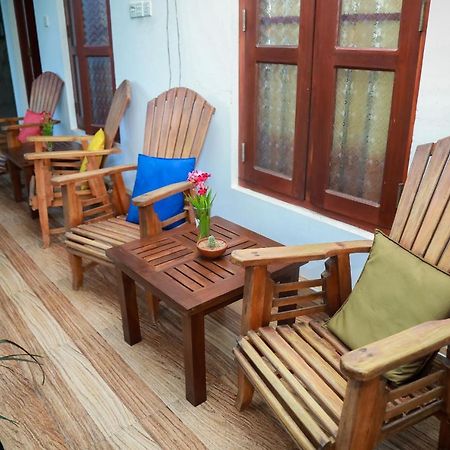 Hasaranga Holiday House Hikkaduwa Buitenkant foto