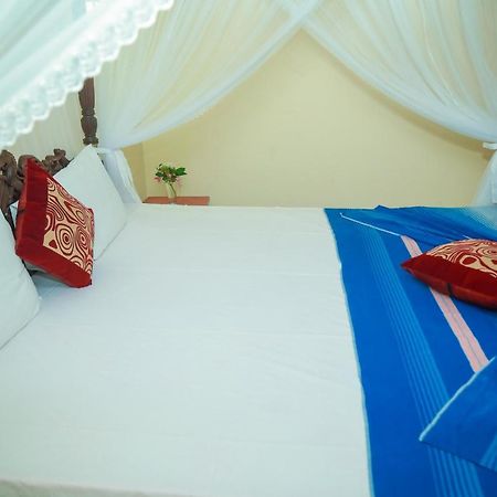 Hasaranga Holiday House Hikkaduwa Buitenkant foto