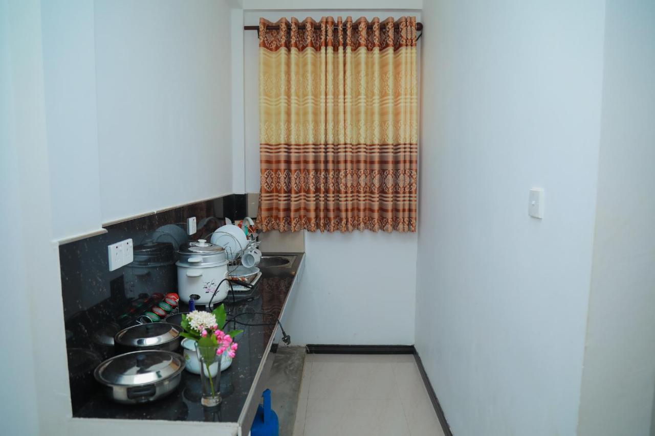 Hasaranga Holiday House Hikkaduwa Buitenkant foto