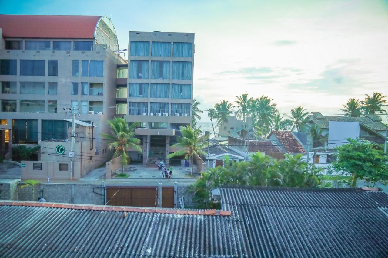 Hasaranga Holiday House Hikkaduwa Buitenkant foto