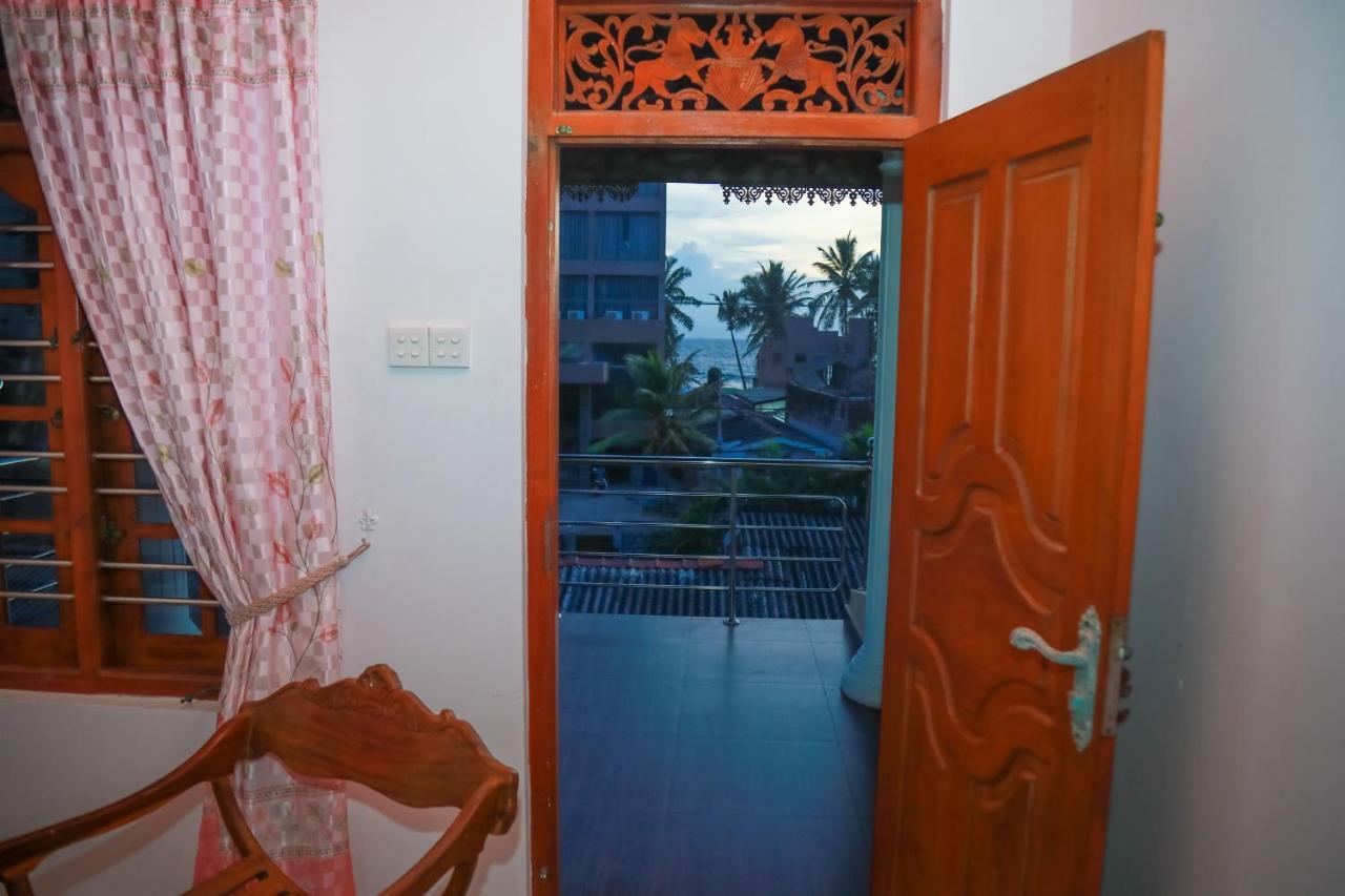 Hasaranga Holiday House Hikkaduwa Buitenkant foto