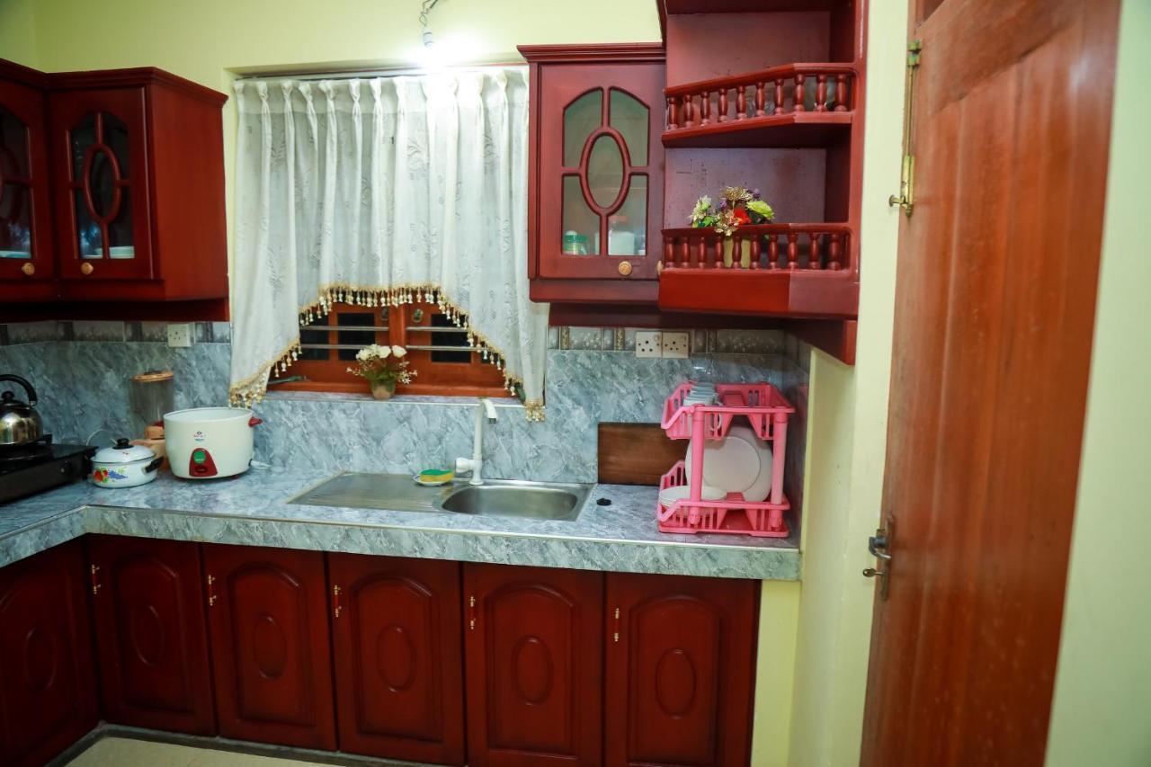 Hasaranga Holiday House Hikkaduwa Buitenkant foto