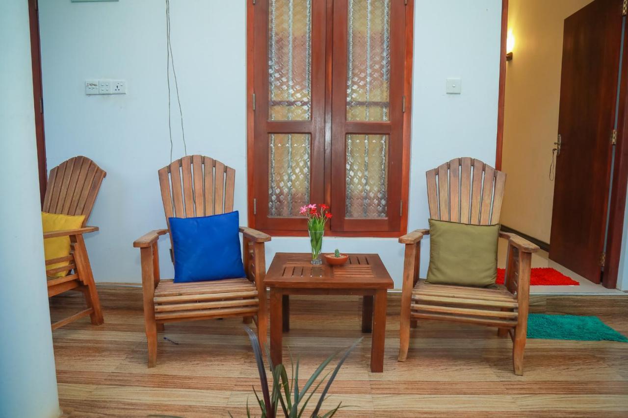Hasaranga Holiday House Hikkaduwa Buitenkant foto